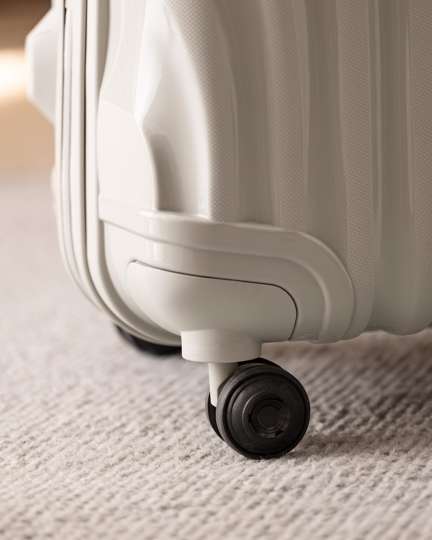 Large Beige Hardshell Rolling Travel Suitcase