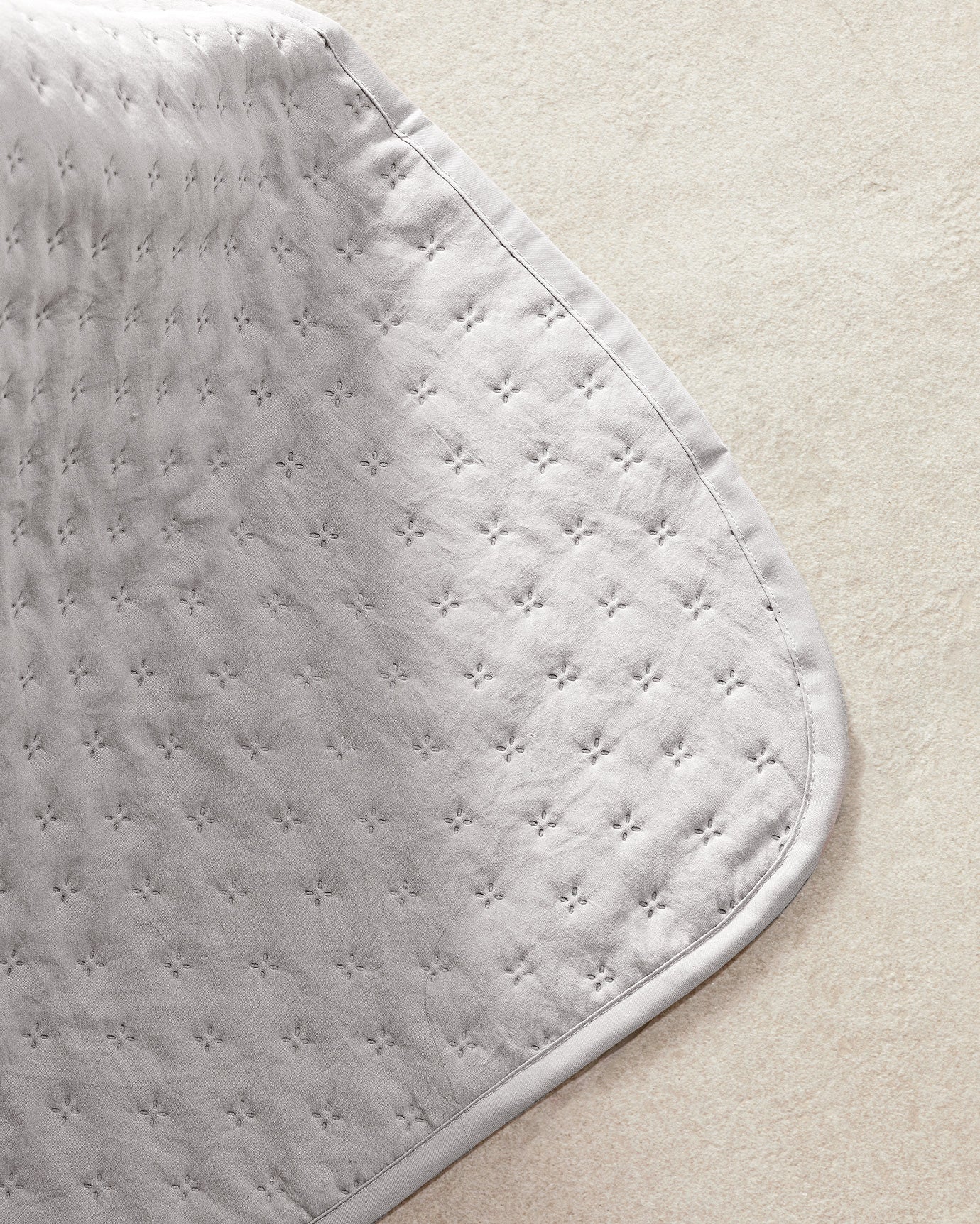 Double Bedspread - Elegant Bed Cover for Bedroom Decor