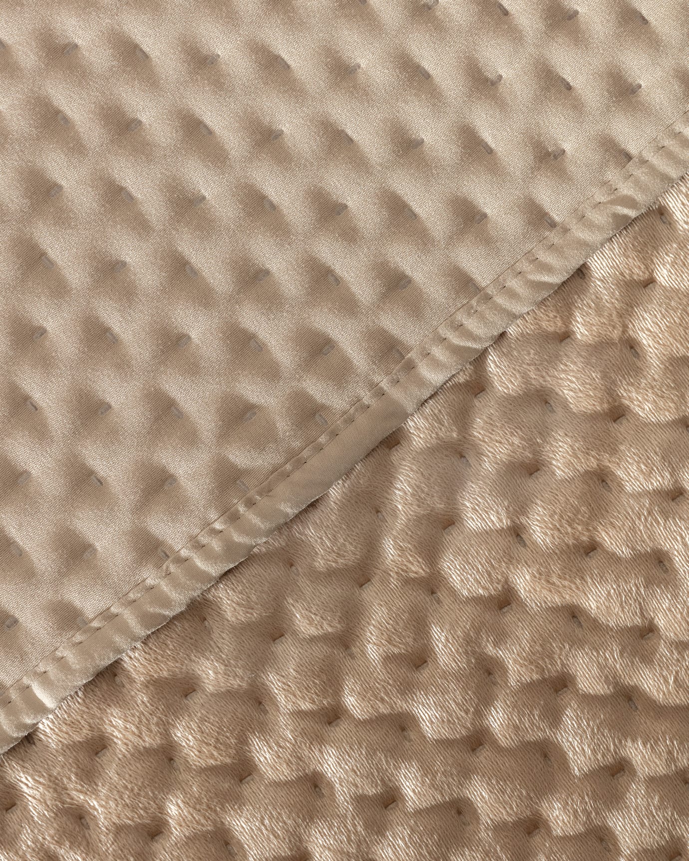 Luxurious Velvet Double Bedspread - Earth Tone Comfort & Style