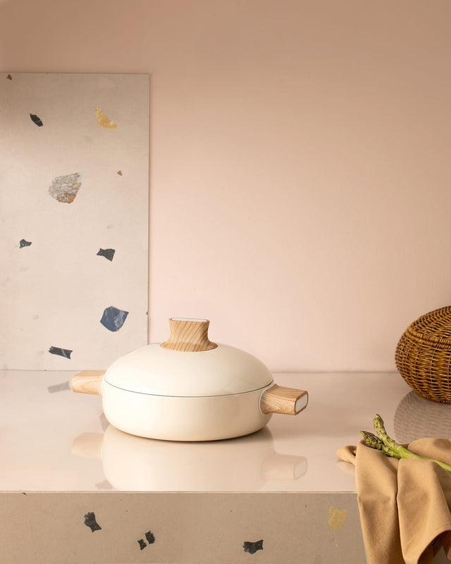 24 cm White Cooking Pot with Lid