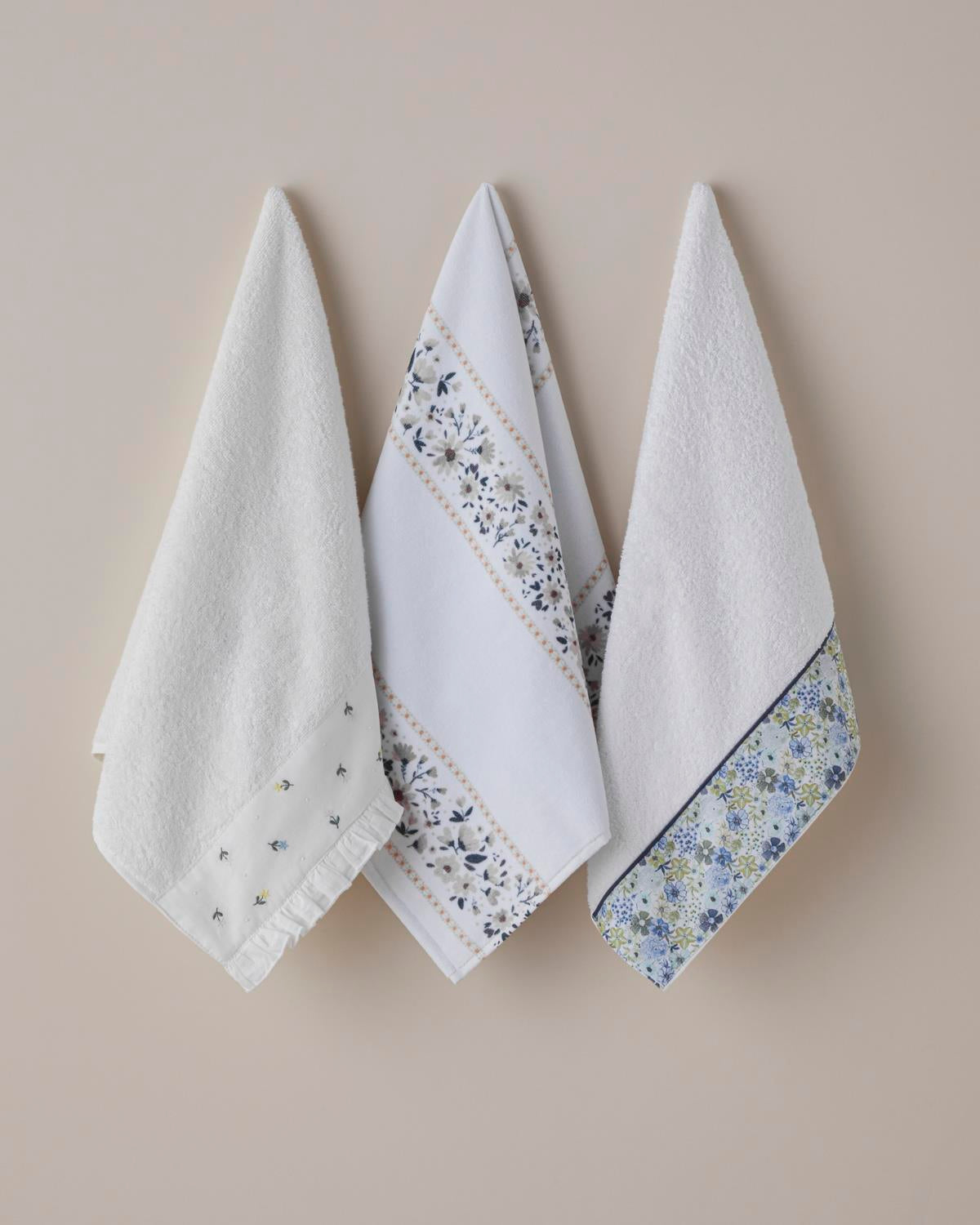 Professional Grade Daisy Line Cotton Face Towel White