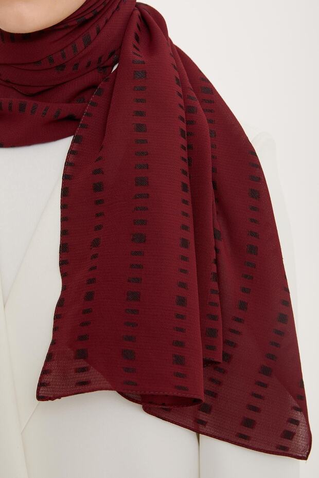 Dashed Line Detailed Breathable Shawl - TryAladdin