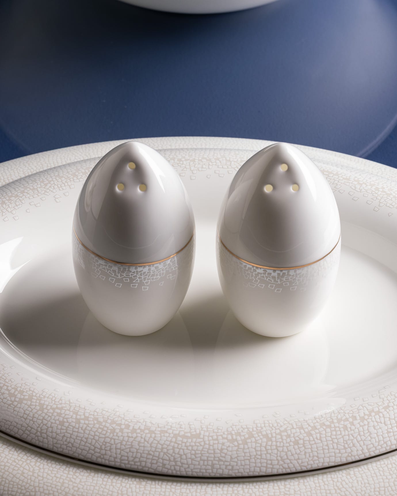Fine Bone Porcelain 6-Person Dinner Set - Linda Collection
