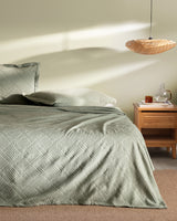 Triangle Geometric Pattern Double Bedspread