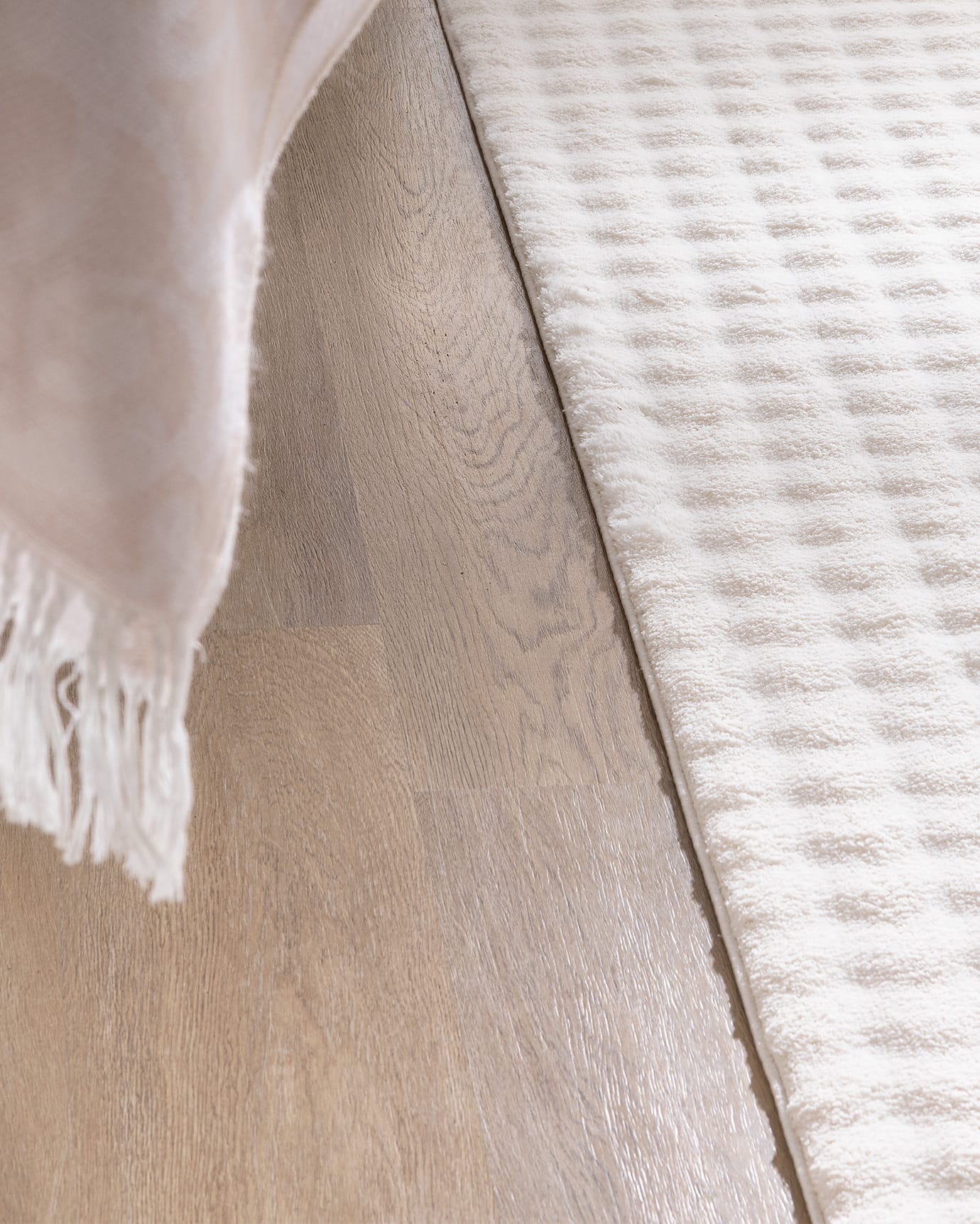 Bubble Pattern Cream Area Rug - Soft & Modern Floor Carpet