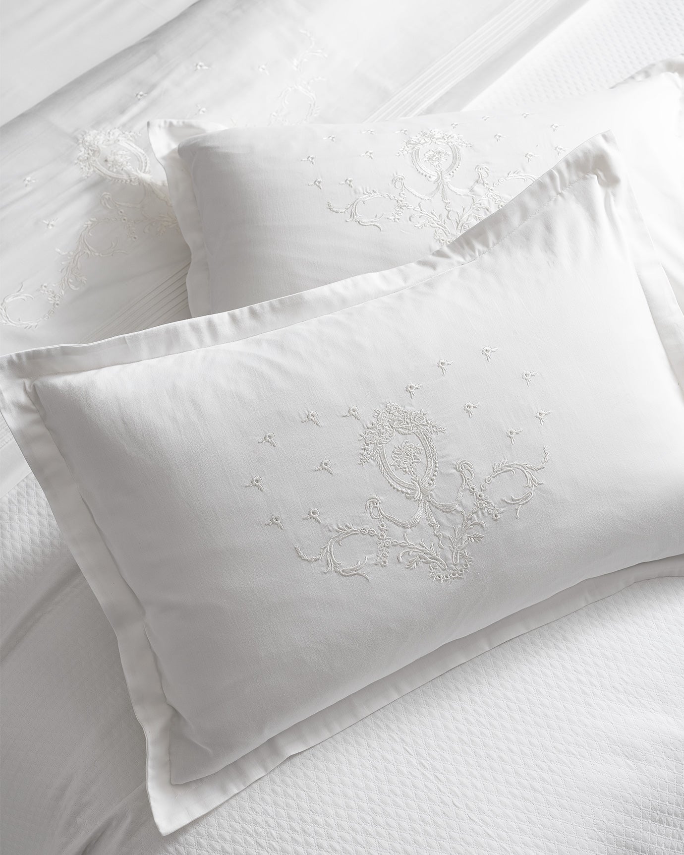 100% Cotton Double Size Pique Bedspread Set - Embroidered Design