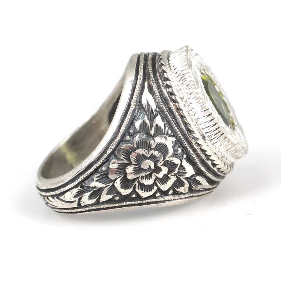 925 Sterling Silver Peridot Men's Ring - Floral Engraved