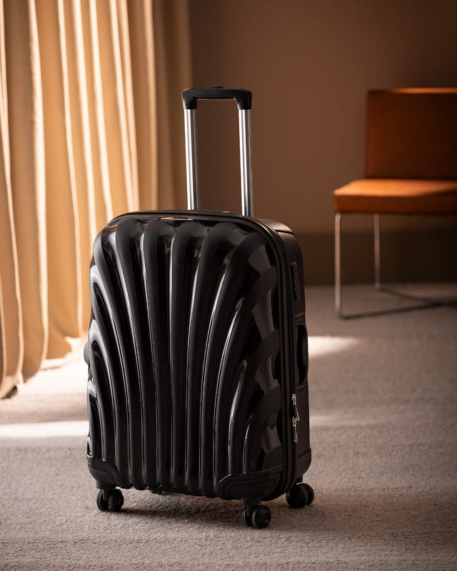 Medium Black Hardshell Spinner Suitcase - Durable Travel Luggage