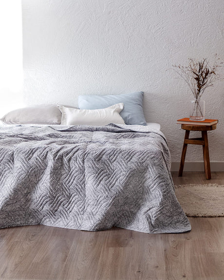 Fanya Printed Double Bedspread - Soft Decorative Bed Cover