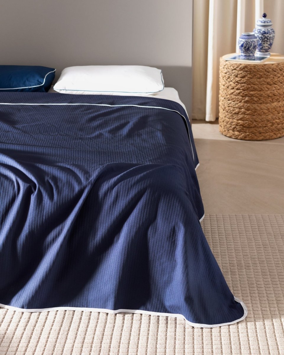 Double 100% Cotton Piped Bed Blanket - Soft & Breathable Summer Throw - Navy White - TryAladdin