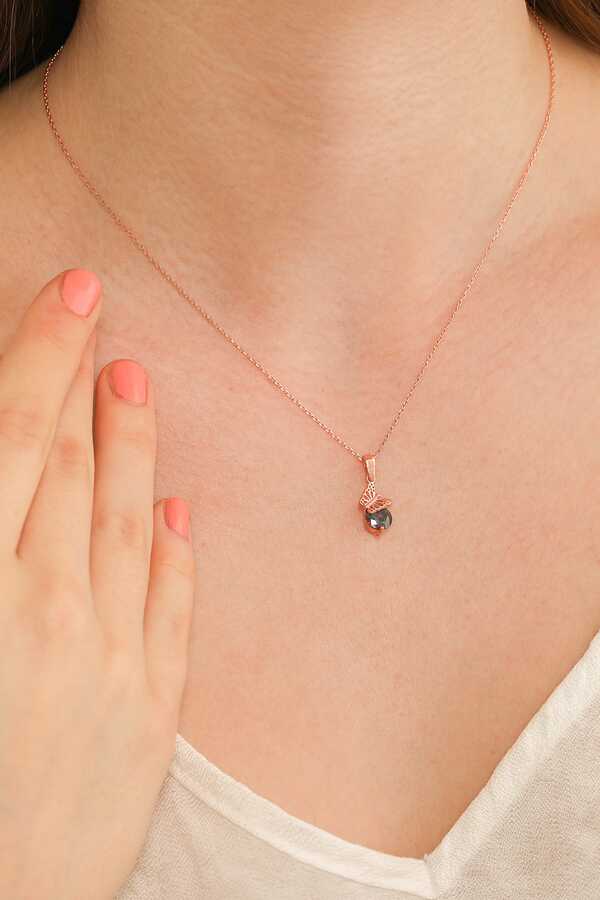 Collar colgante de mariposa de plata de ley con topacio místico deslumbrante
