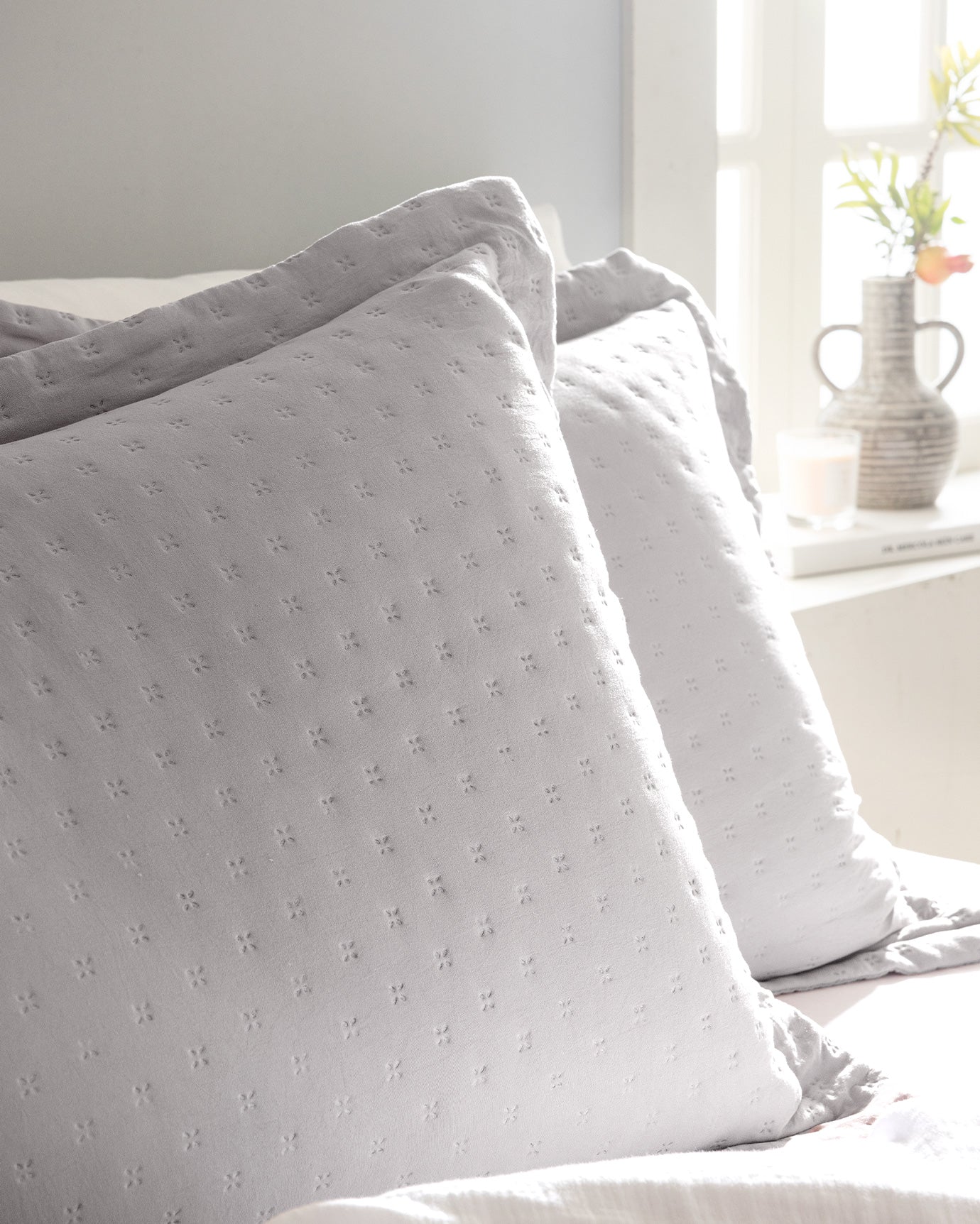 Double Bedspread - Elegant Bed Cover for Bedroom Decor