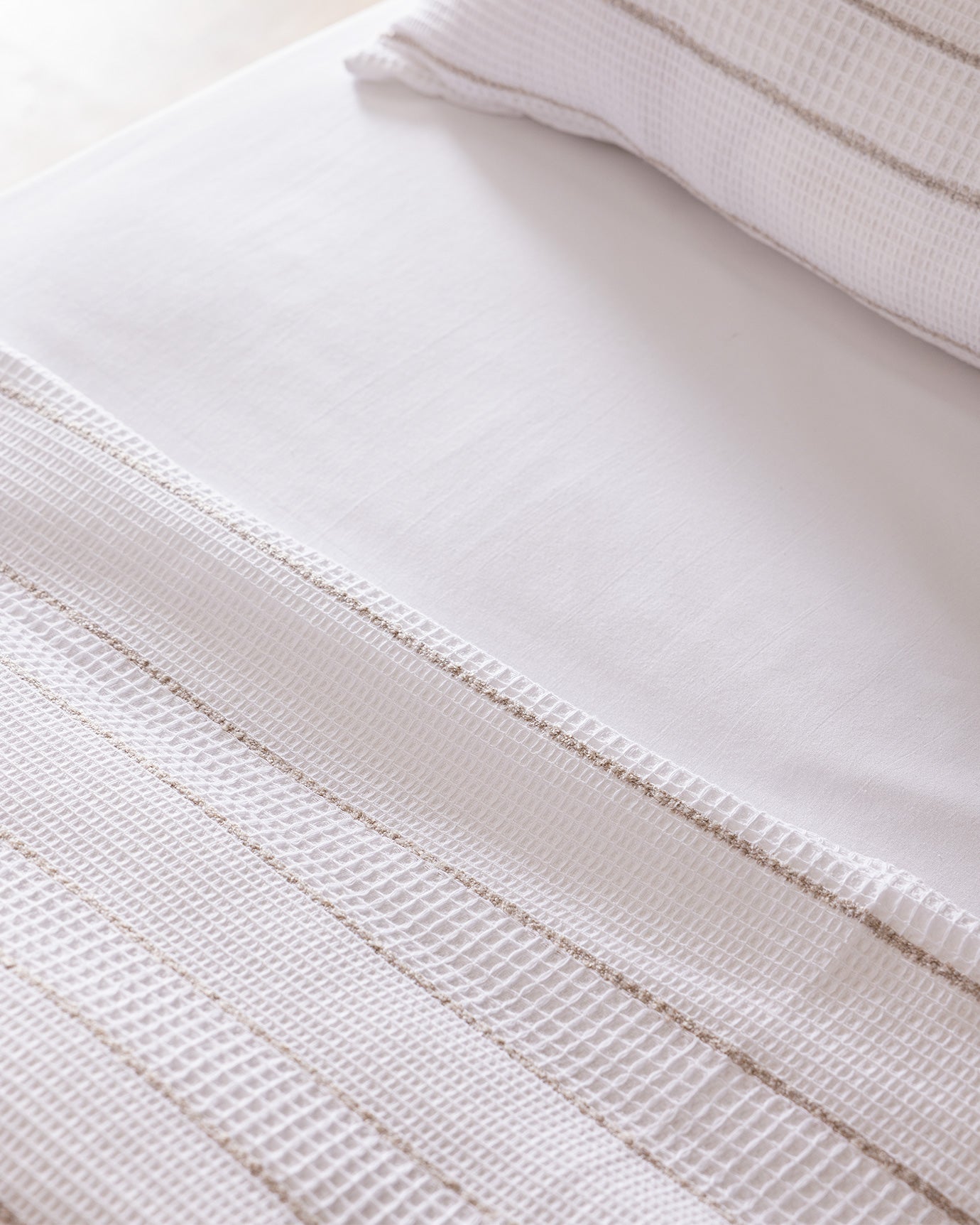 100% Cotton Yarn-Dyed Double Duvet Cover Set - Soft & Breathable