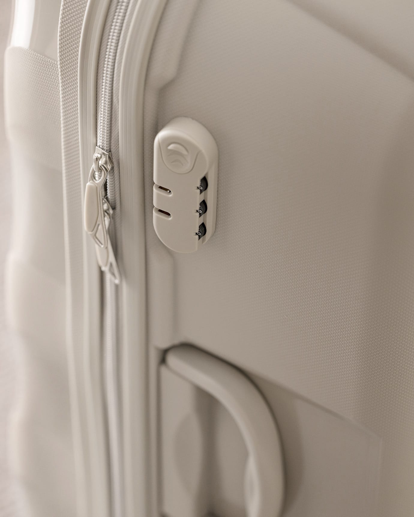 Large Beige Hardshell Rolling Travel Suitcase