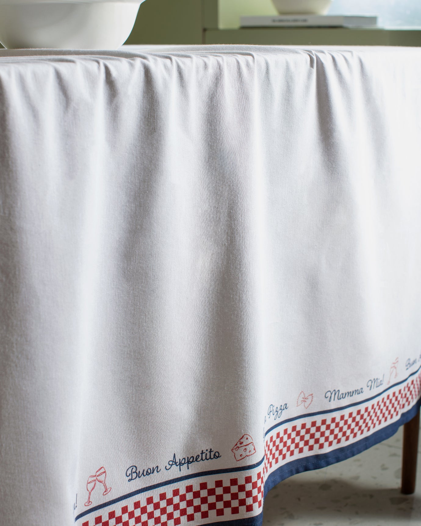 Chrysal Polycotton Tablecloth - Crisp White Design