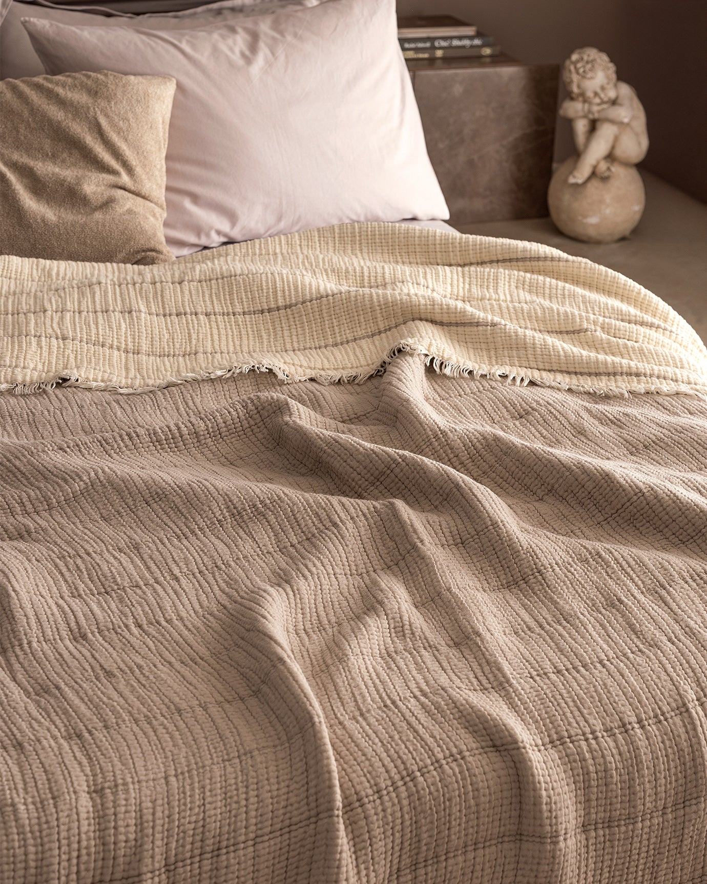 Carolines Cotton Twin Bedspread - Soft & Breathable Bed Cover