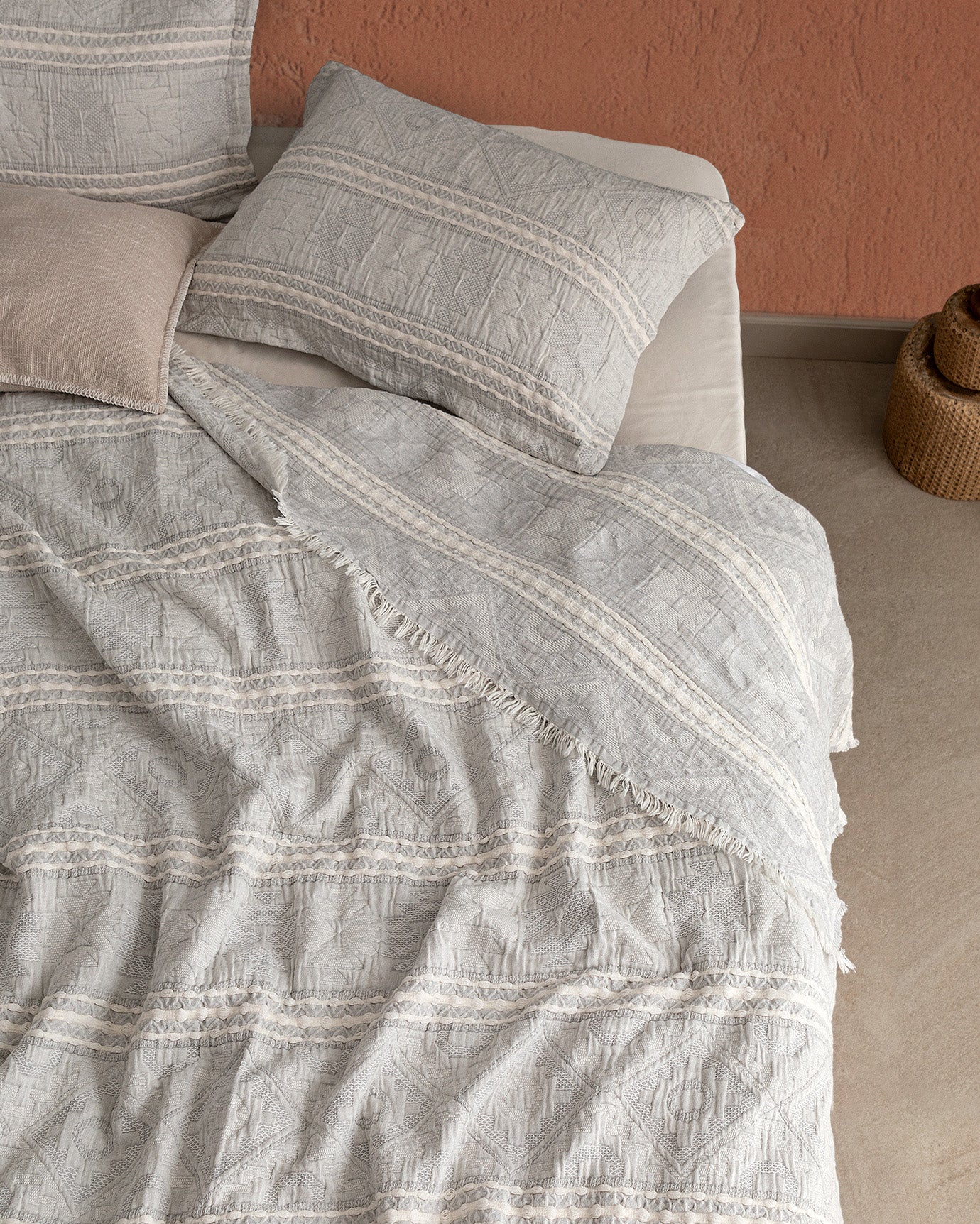 Bohemian Ethnic Twin Bedspread - Lightweight Decorative Single Bed Cover