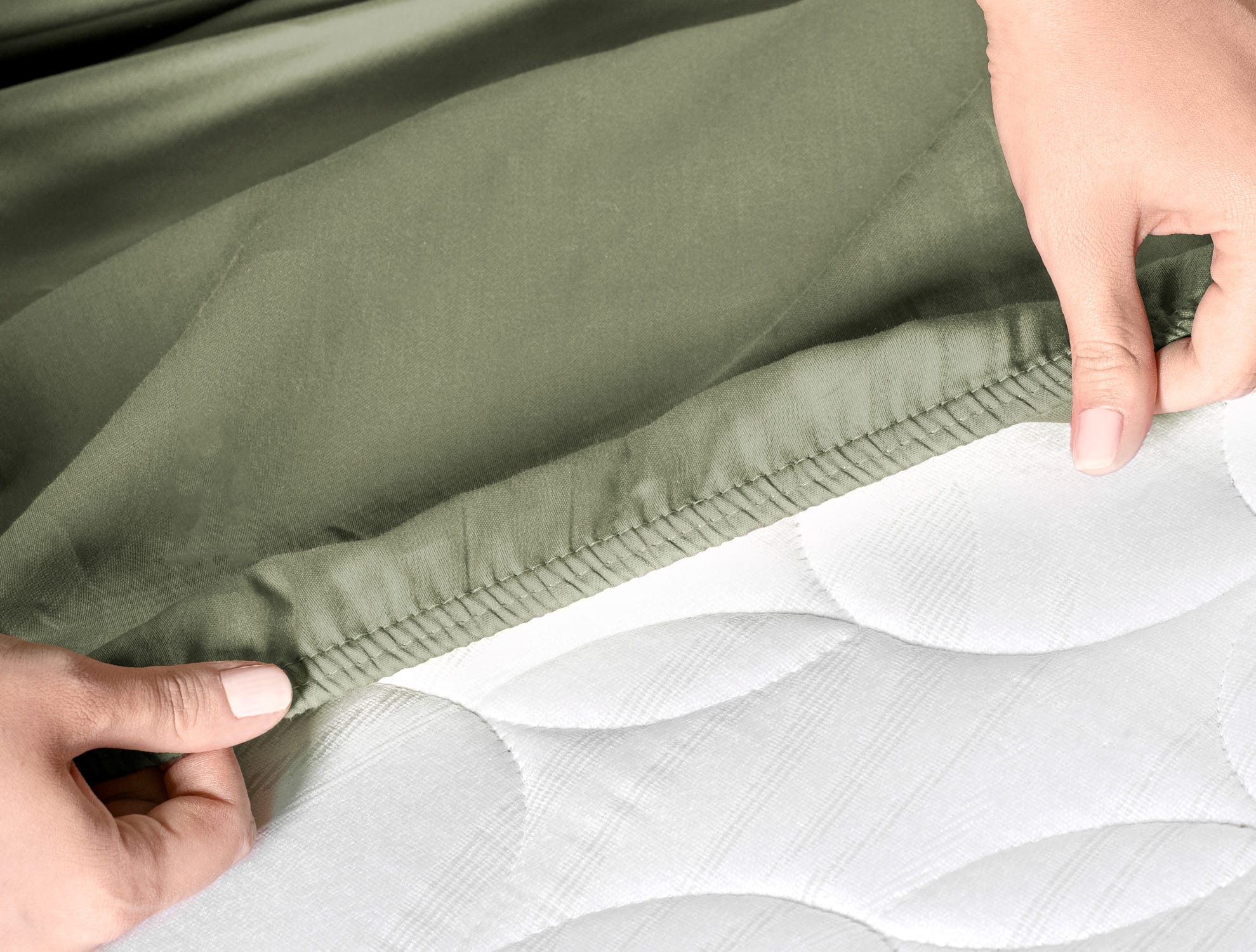Soft 100% Cotton Sateen Fitted Sheet - Double Bed
