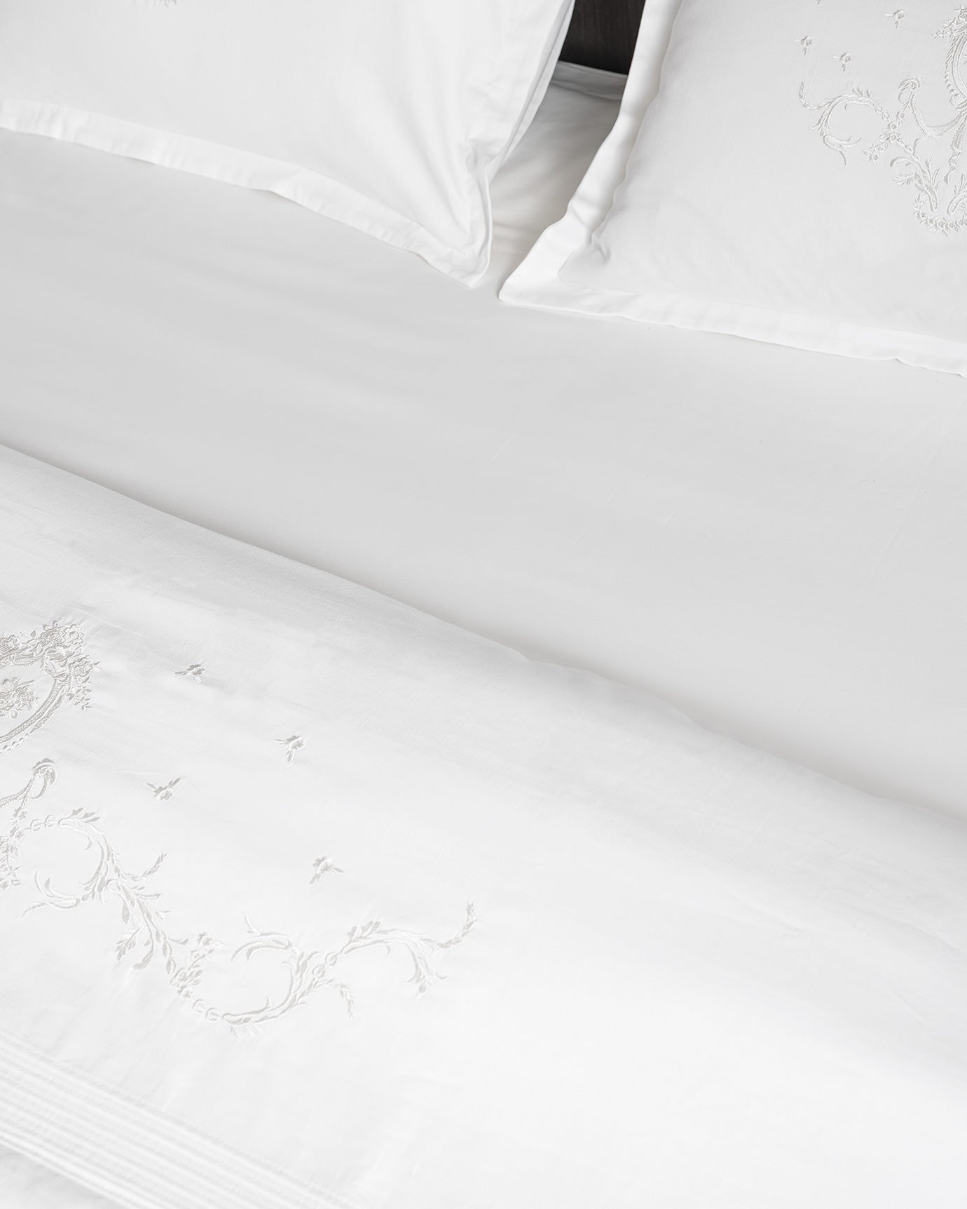 100% Cotton Double Size Pique Bedspread Set - Embroidered Design