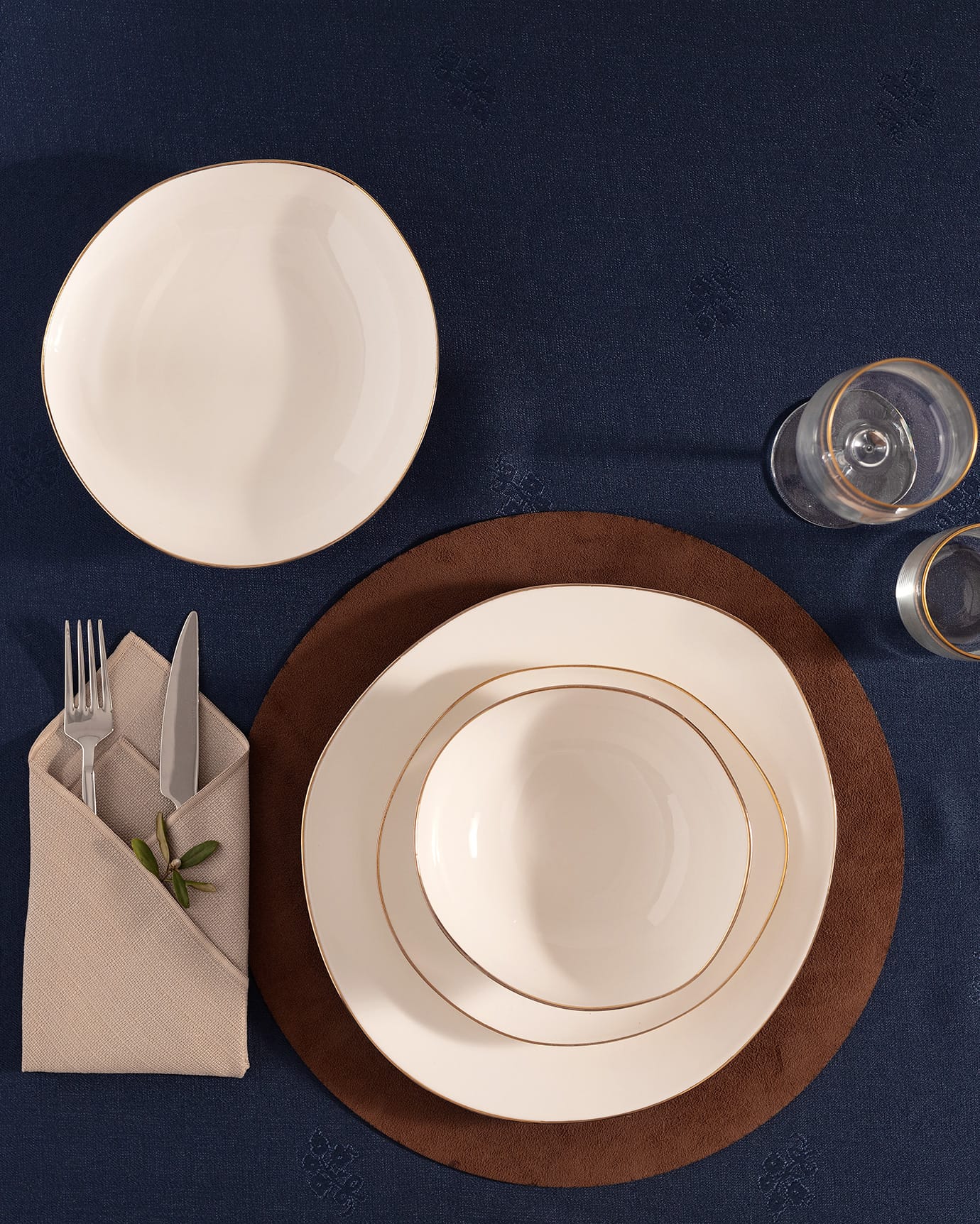 New Bone Alette 6-Person Dinner Set - Gold-Rimmed White
