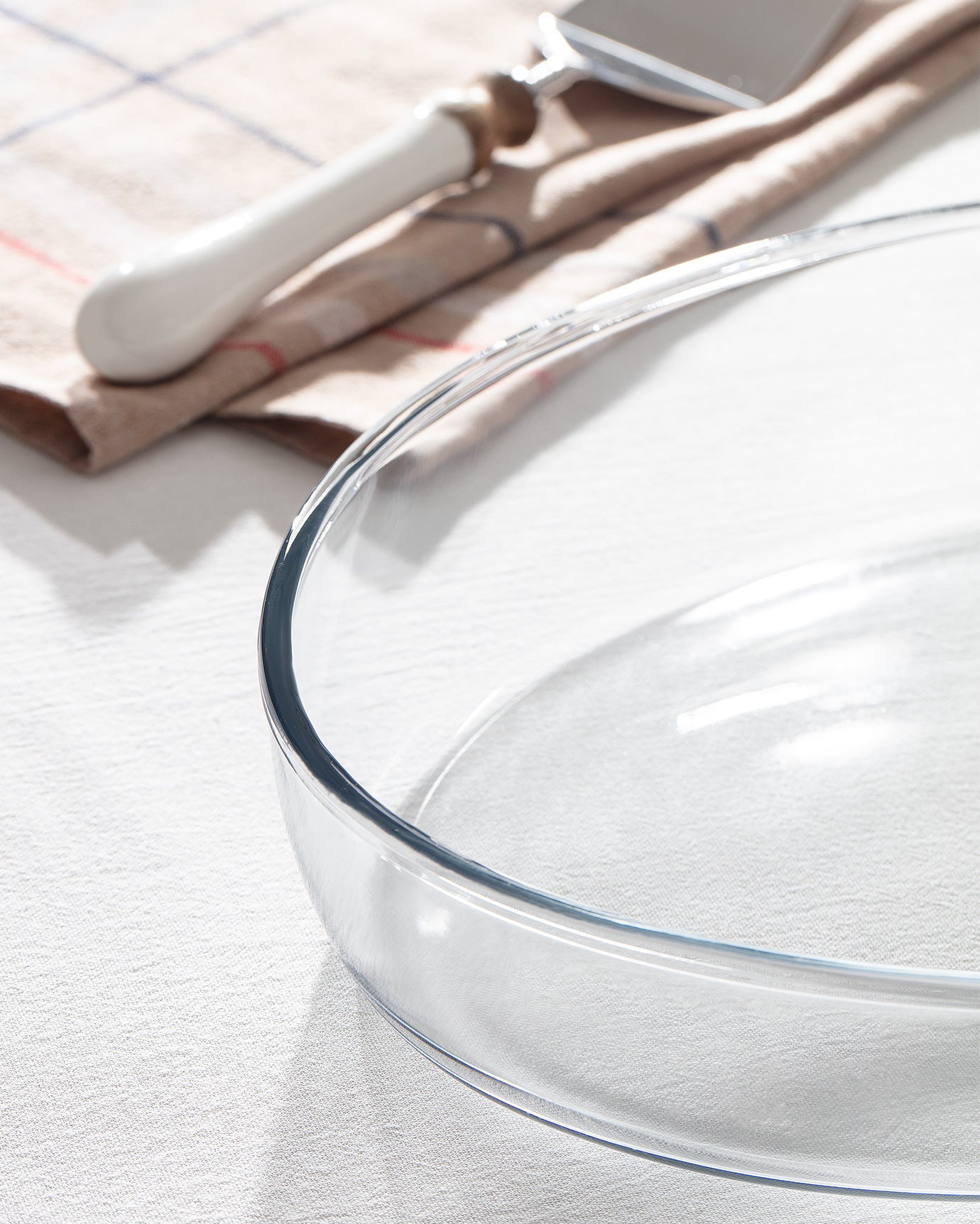 Large Oval Borosilicate Glass Baking Dish - Oven Safe Bakeware