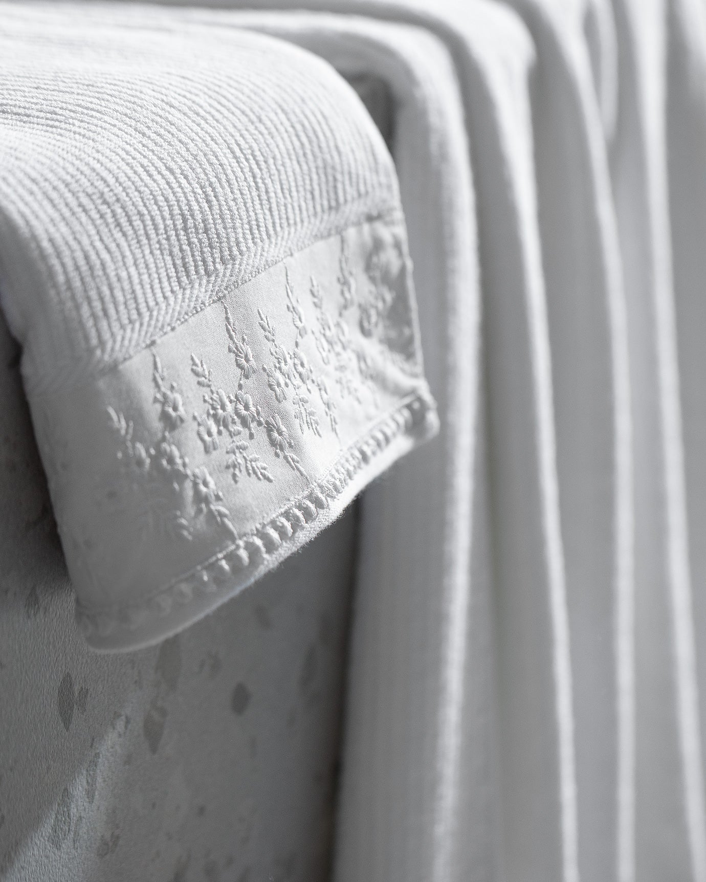 Cataline 100% Cotton Luxury Towel Set - White