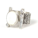 Anillo abierto de corteza de árbol de plata de ley 925 con nácar y circonitas