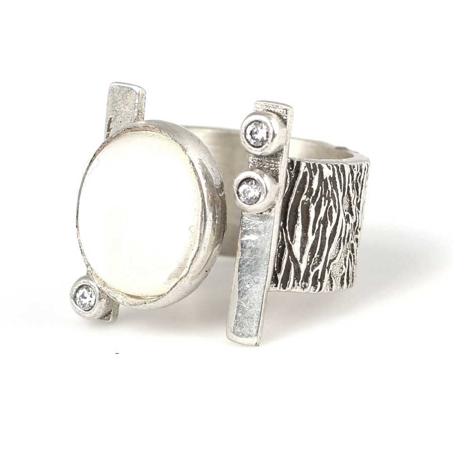 Anillo abierto de corteza de árbol de plata de ley 925 con nácar y circonitas