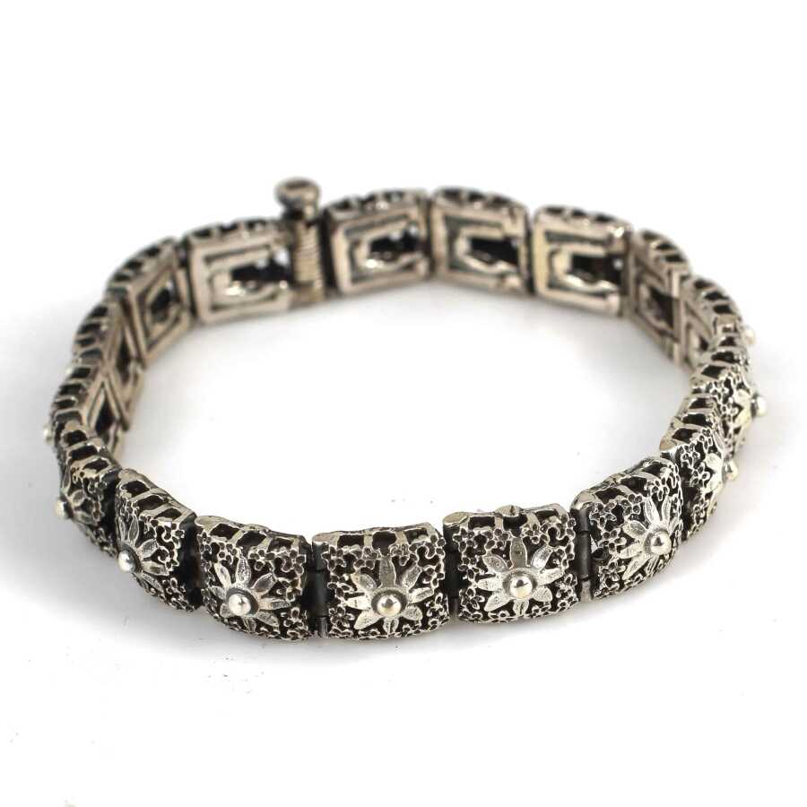 925 Sterling Silver Bracelet - Oxidized Square Daisy Link Design
