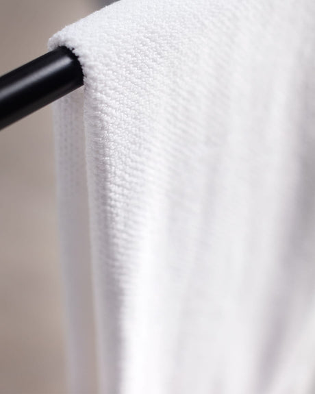 Luxury Jacquard Bath Towel - Ultra Soft & Absorbent Hotel Collection