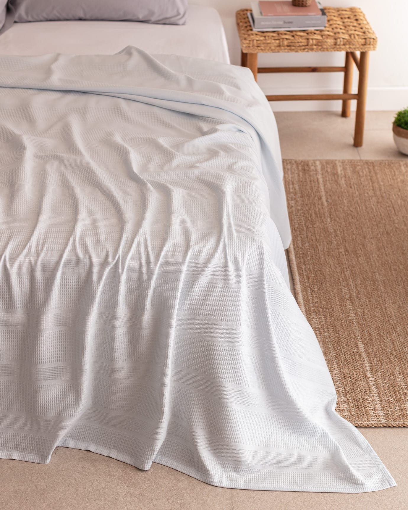 King Size 100% Cotton Pique Blanket - Soft & Breathable Lightweight Bedspread