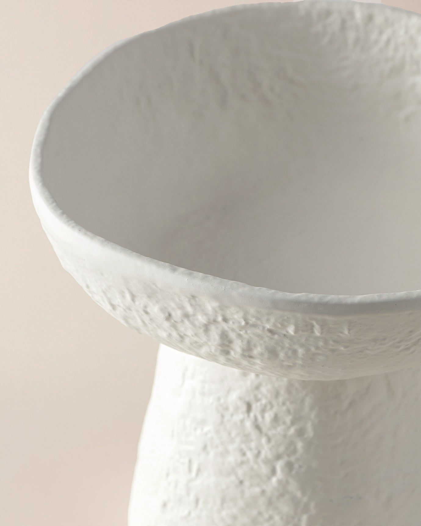 Durable Aluminum Serving Bowl - Sleek Modern Table Presentation