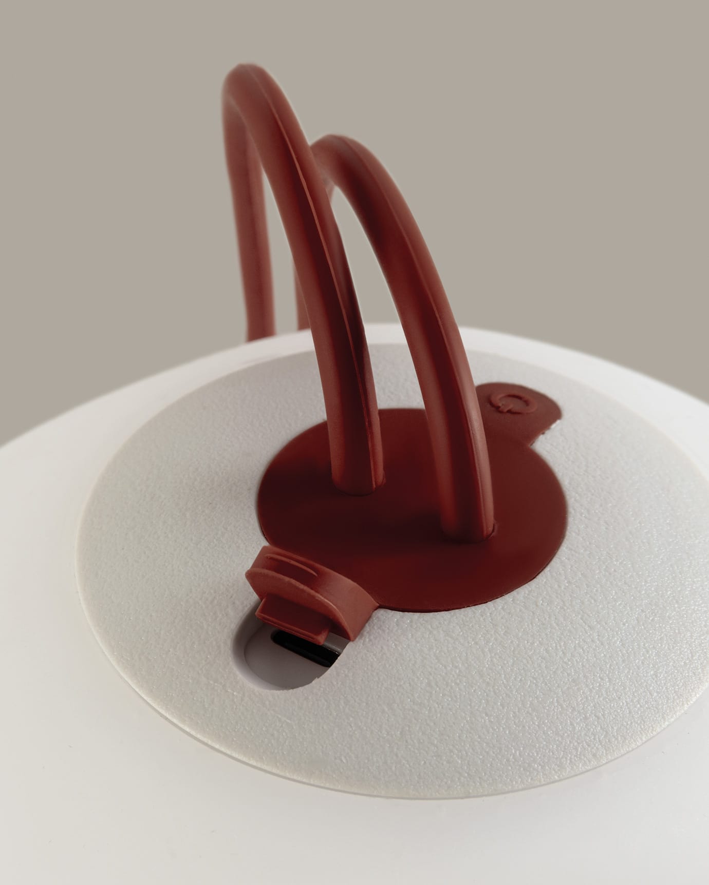 White Table Lamp - Modern Bedside Desk Light - 20 cm
