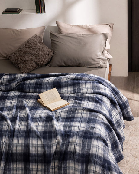 Acrylic Blend Double Blanket - Plush Softness & Warm Comfort