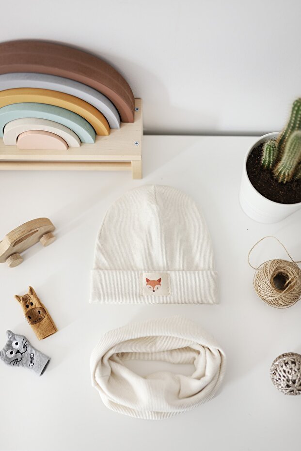 Ecru Fox Ribbed Beanie & Neck Warmer Set - TryAladdin