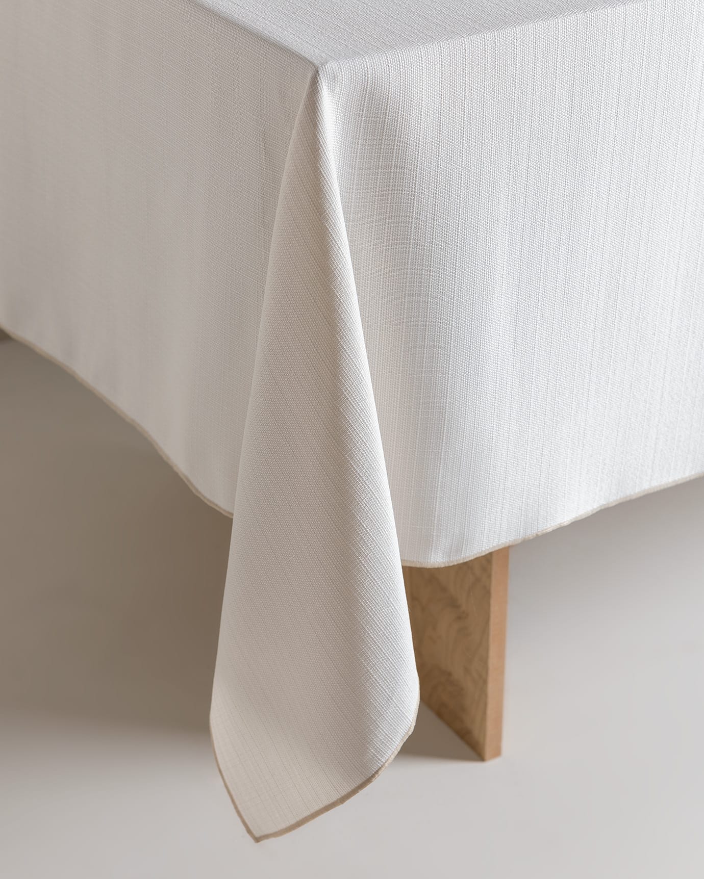Nostang Decorative Tablecloth - Elegant Dining Linen