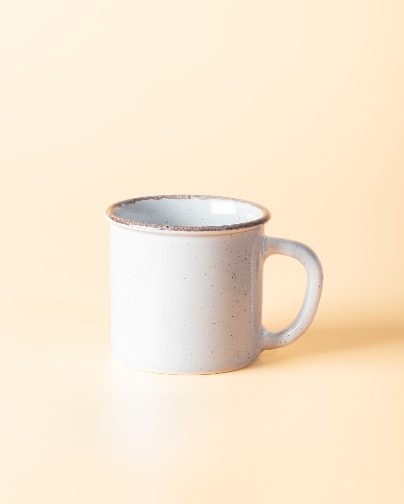 Prémiový porcelánový hrnek - elegantní design Monte pro každodenní potěšení