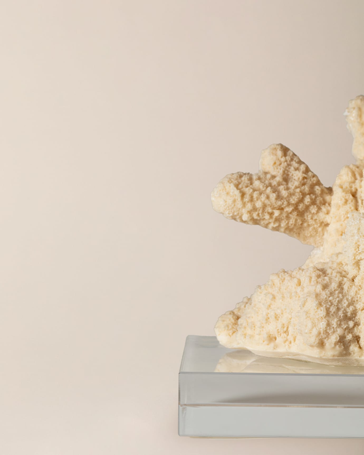 Elegant Resin Figurine - Beatrice Cream Accent Sculpture
