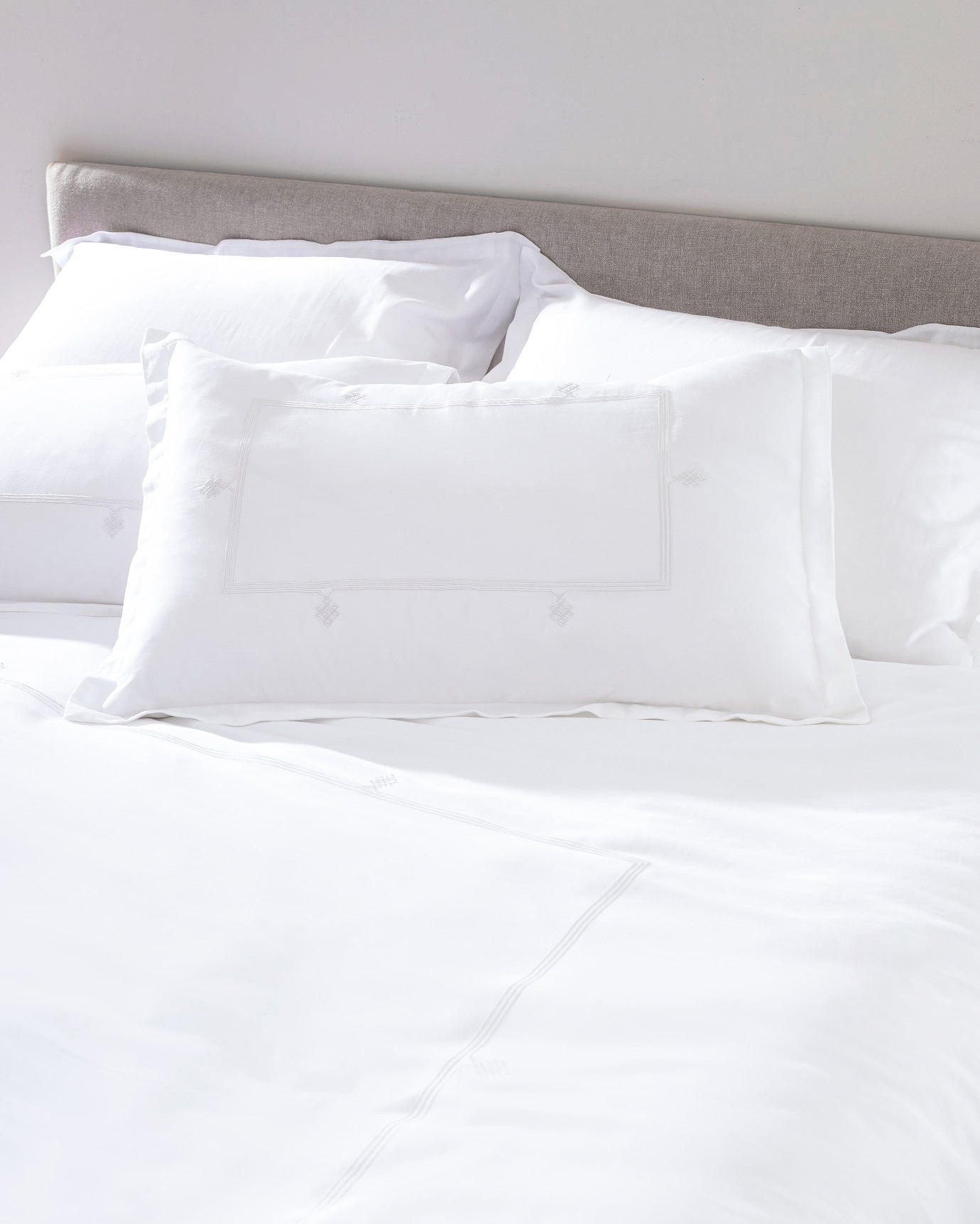 Embroidered Satin Double Duvet Cover Set, Light Gray