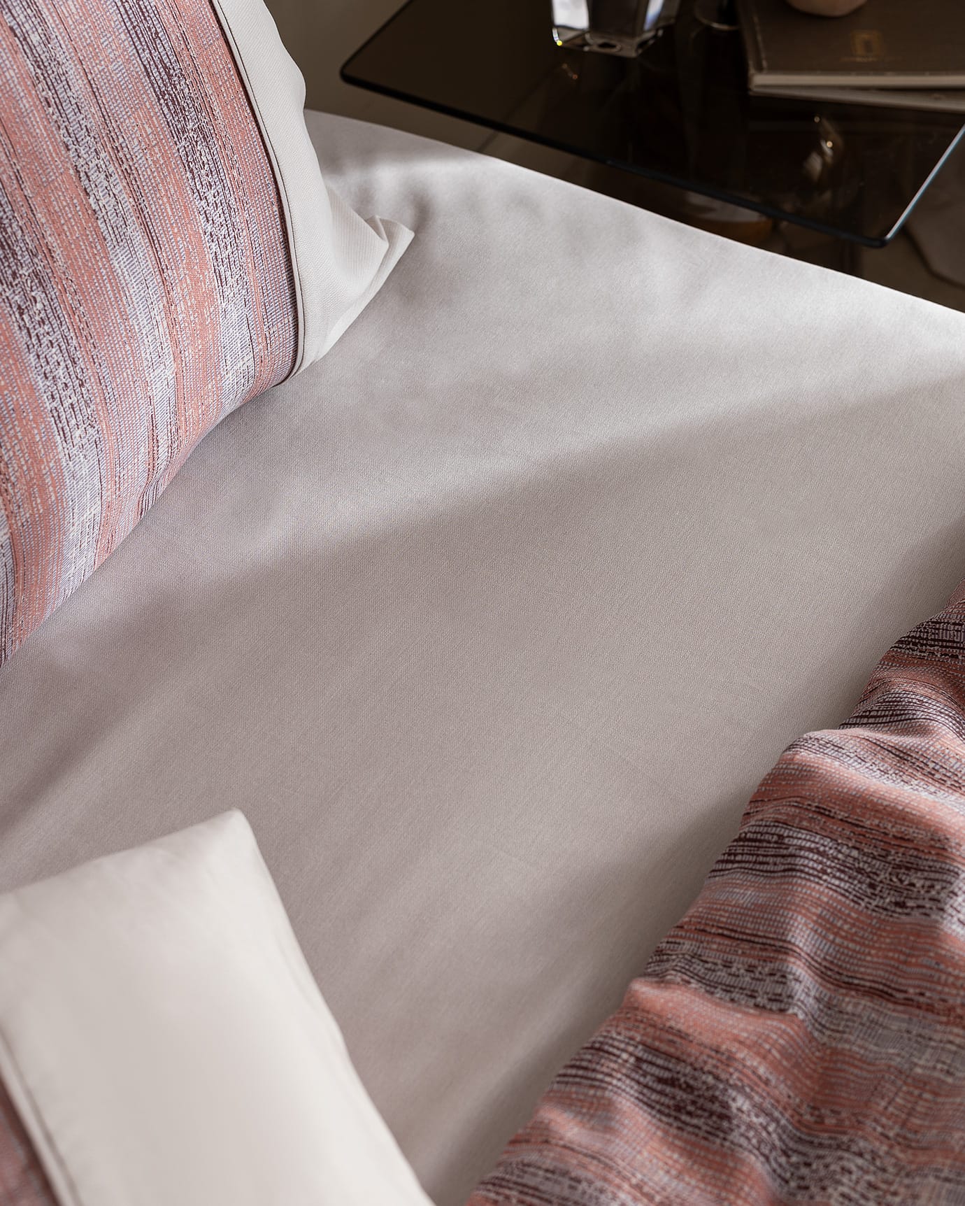 طقم غطاء لحاف مزدوج 100% قطن - كريب مطبوع وملون