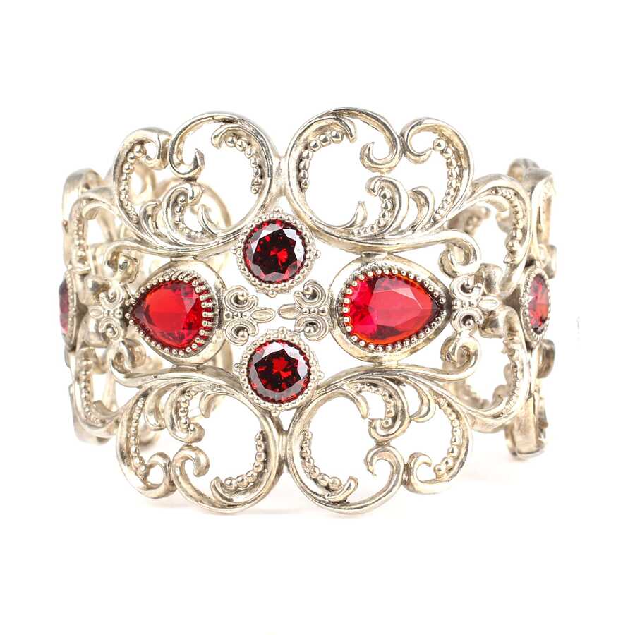 Luxurious Red Ruby Gemstone Bracelet
