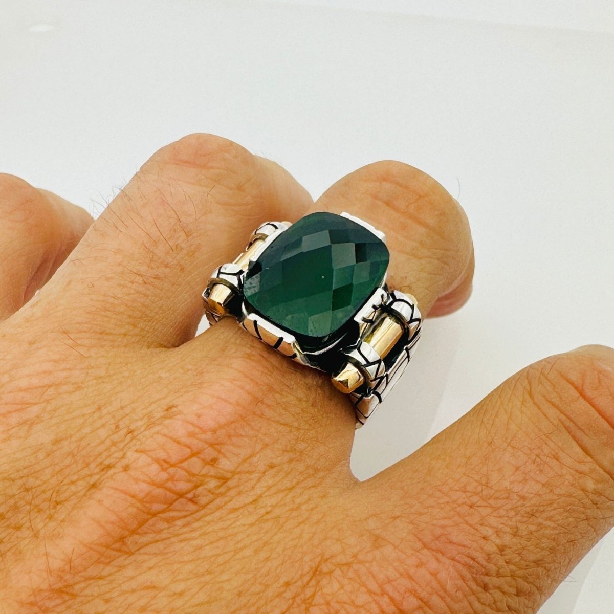 Emerald Silver Handmade Men's Ring - TryAladdin