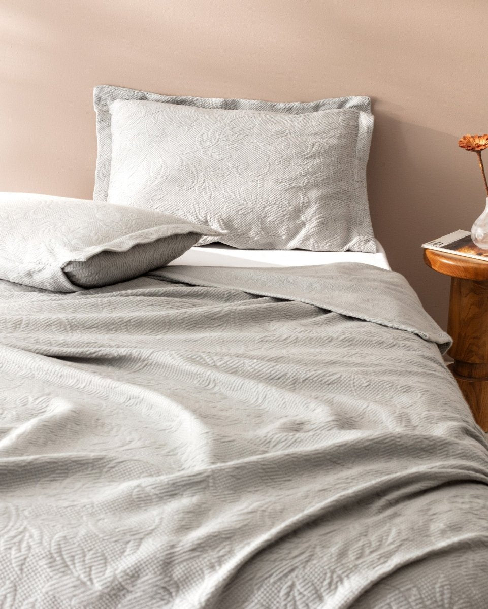 Esther Twin Size Bedspread - Lightweight Decorative Bed Cover - TryAladdin