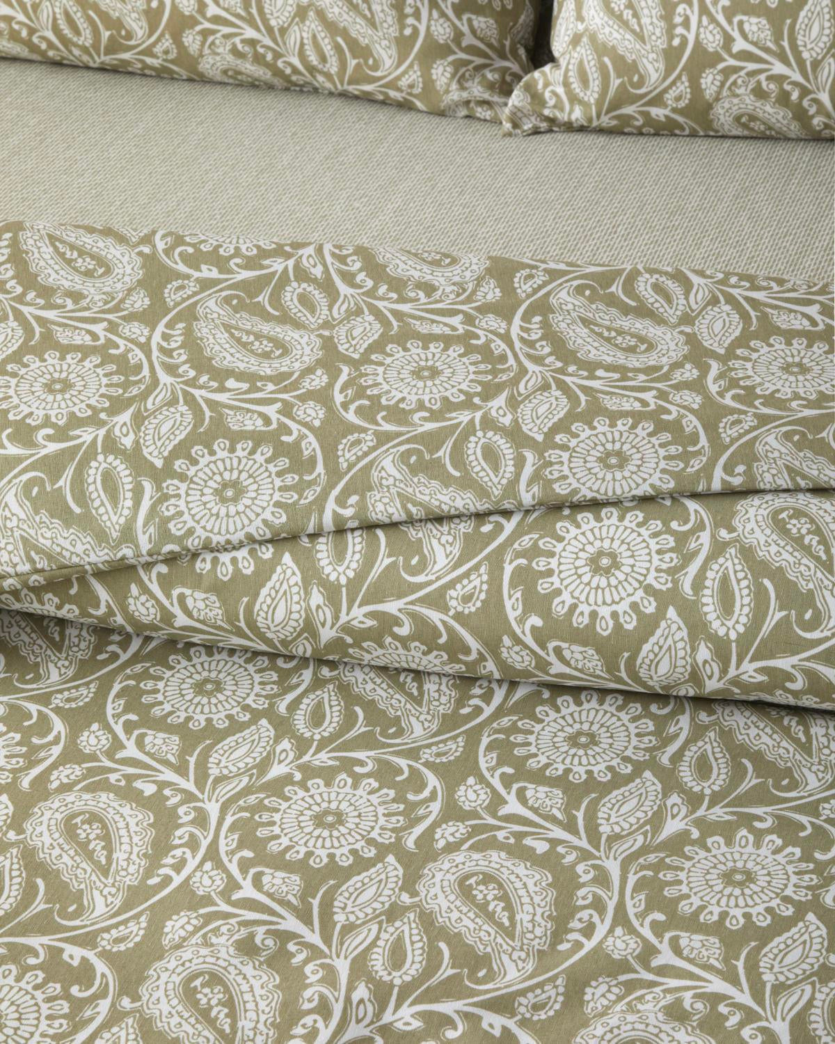 Parure de lit double haut de gamme, facile à repasser — housse de couette et drap-housse — vert olive