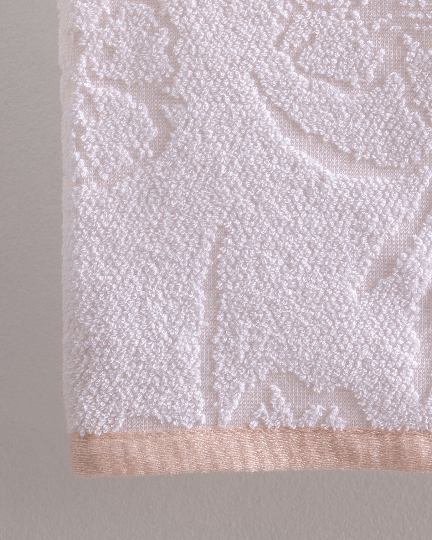 Powder Pink Cotton Bath Towel - Ultra Soft & Absorbent