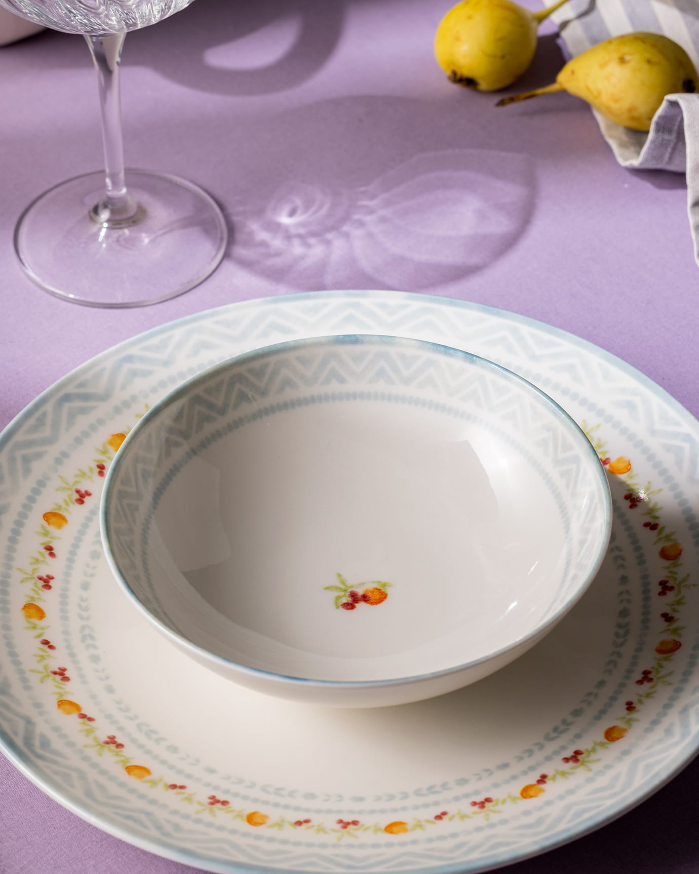 New Bone 6-Person 24-Piece Dinner Set - Elegant Blue Design