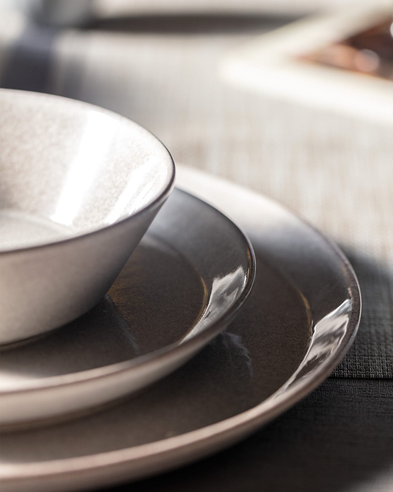 Porcelain 24-Piece Dinner Set - Contemporary Minimalist Design