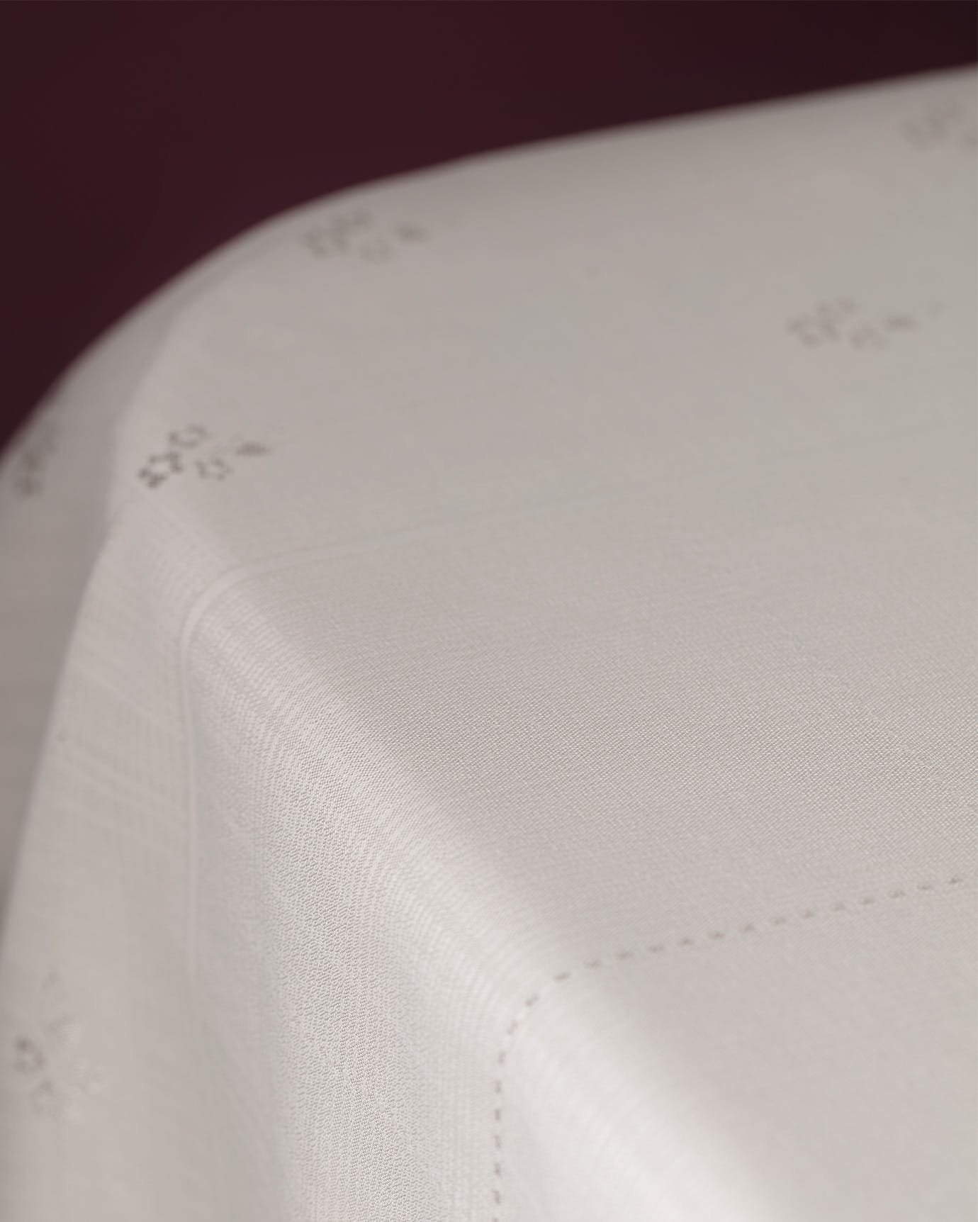 Polyester Tablecloth - Modern Dining & Easy Care Design