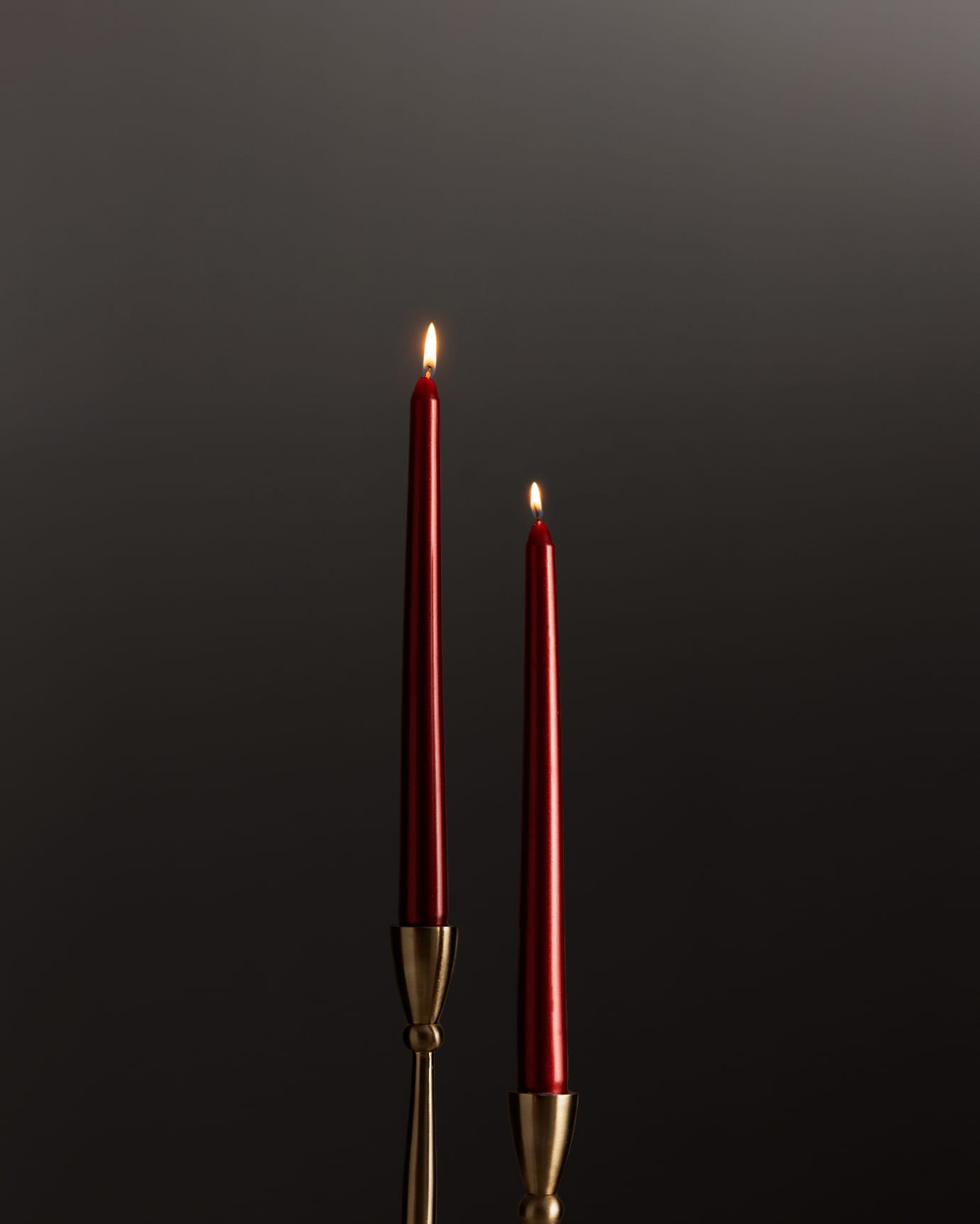 High-Quality Wax Taper Candle - Elegant Dinner Party Ambiance