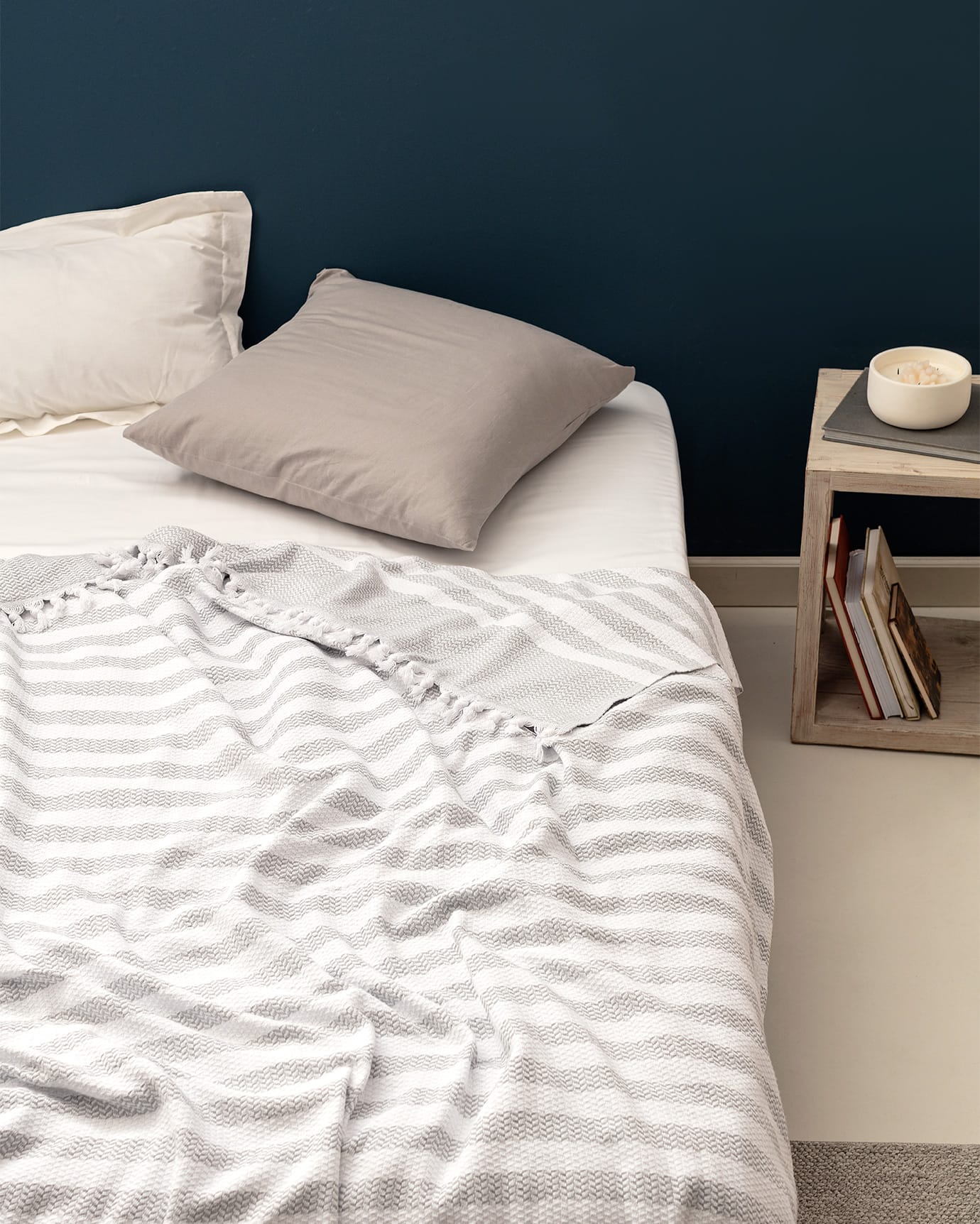 Sheryl Double Bedspread Coverlet Set - White Gray Quilted Bedding